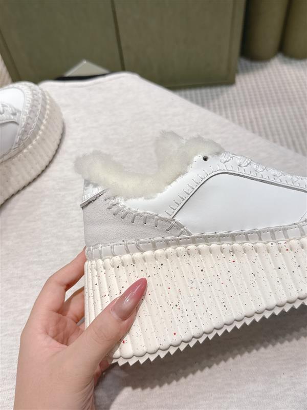 2025112815388652 390